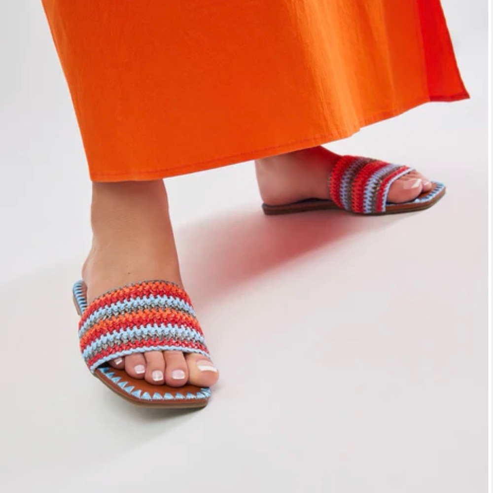 Women’s woven multi color sandals size 10